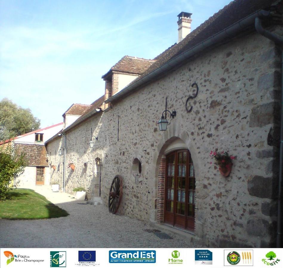 Gite De L'Homme Blanc Soizy-aux-Bois Exterior photo
